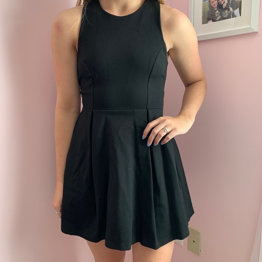 Lulu’s Black Dress